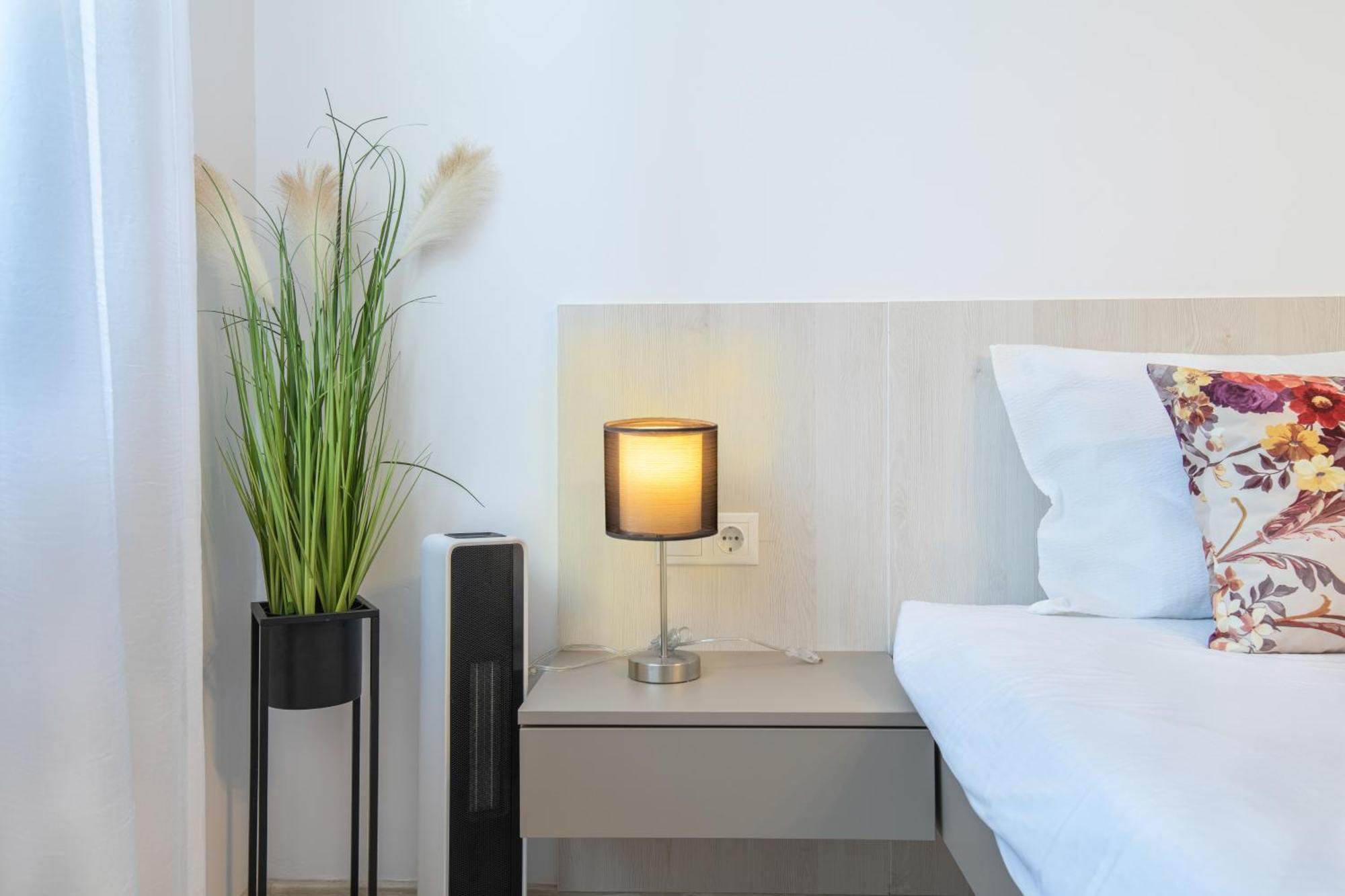 Springhome - Cozy Apartment With Balcony & Parking Брашов Экстерьер фото